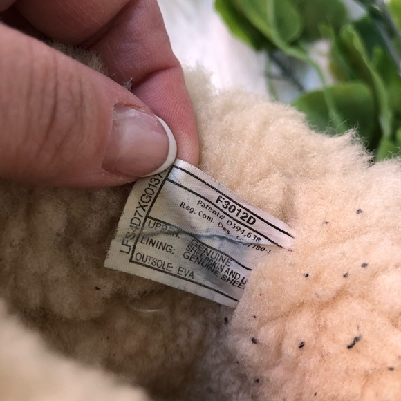 UGG Suede & Sheepskin Ankle Boots Size 4 Buckles - Picture 8 of 8